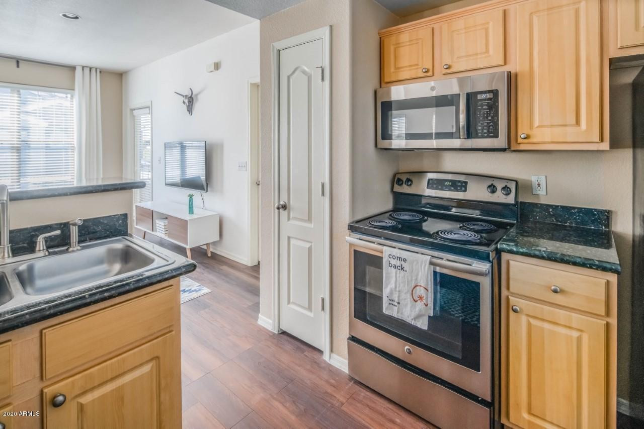 10 W Minnezona Avenue B2