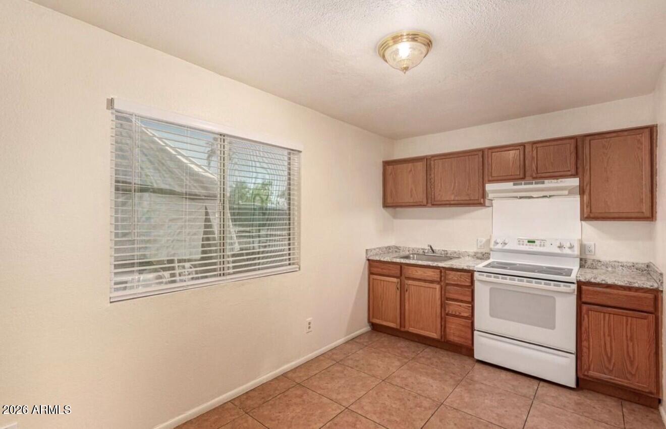 1318 E CULVER Street