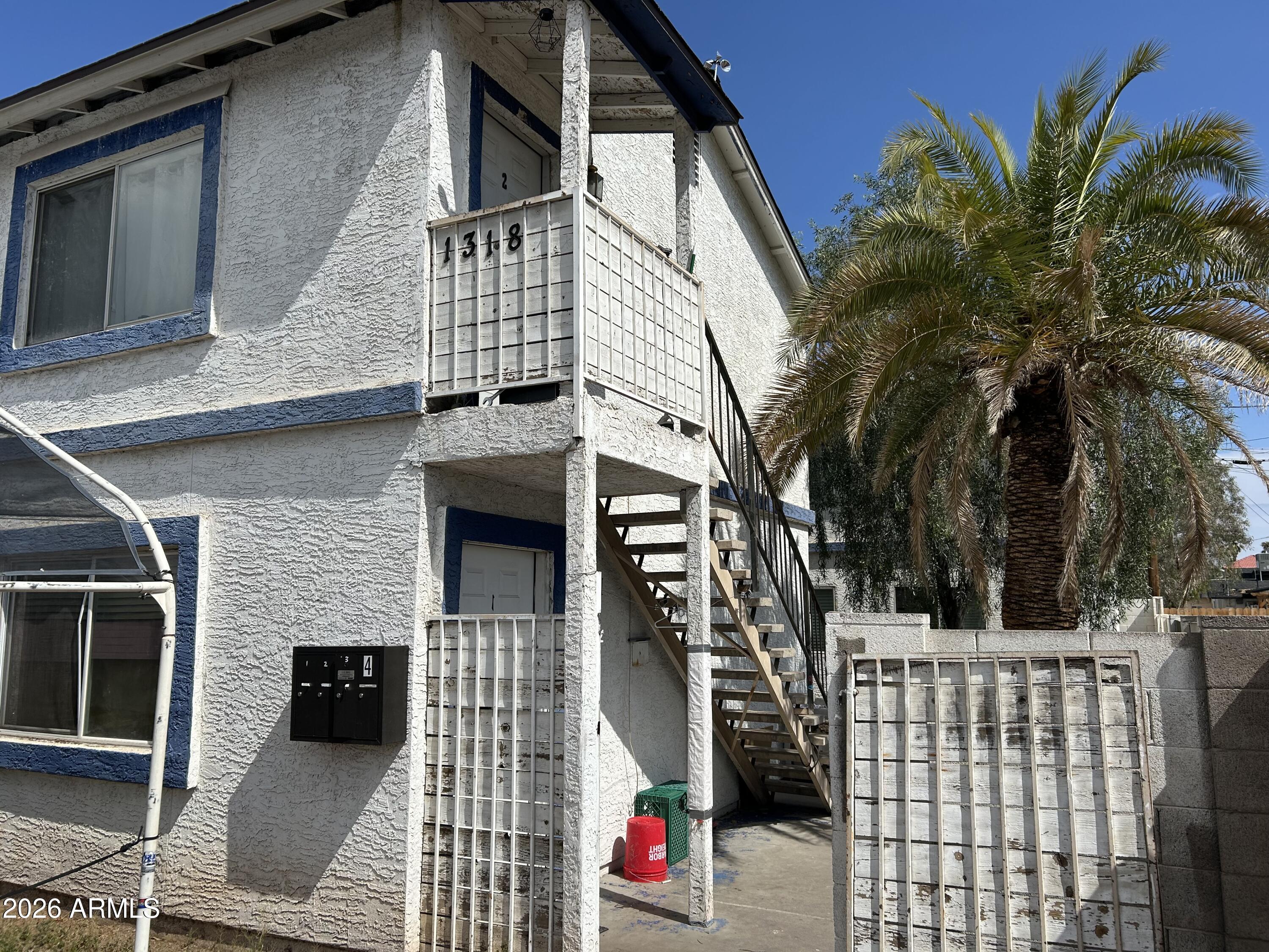 1318 E CULVER Street