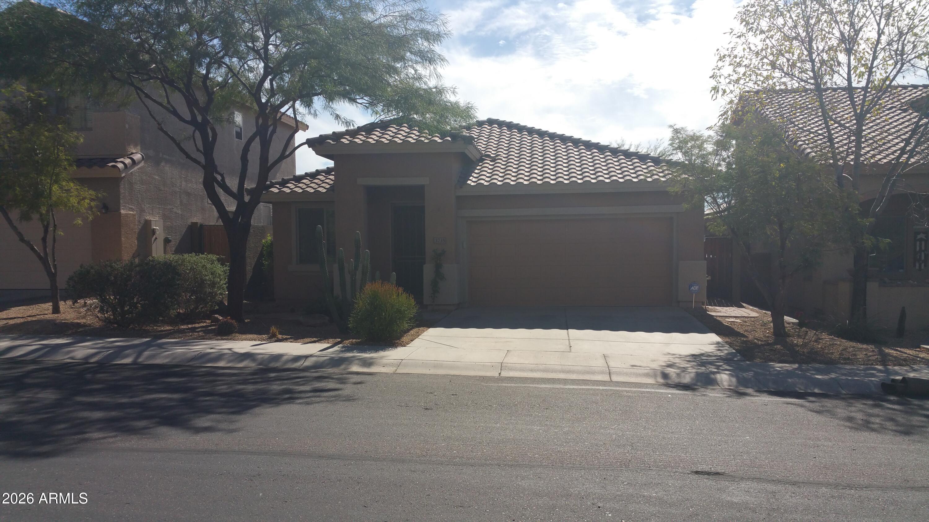 3735 W DESERT CREEK Court