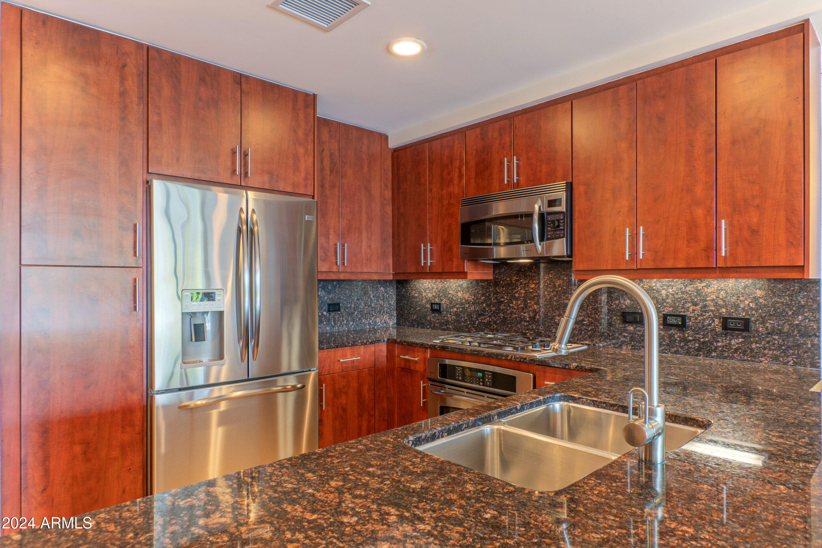 7167 E RANCHO VISTA Drive 2007
