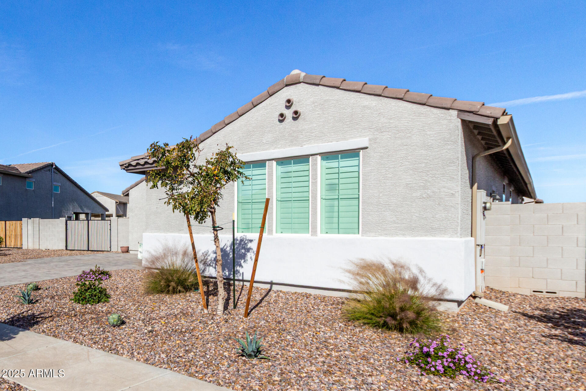 1190 E MEADOWRIDGE Drive