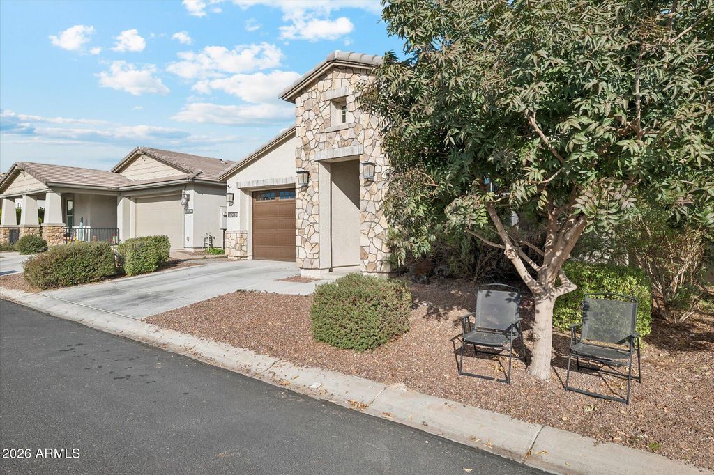 Photo of 19946 W W Glenrosa Drive Drive, Litchfield Park, AZ 85340 (MLS # 6966627)