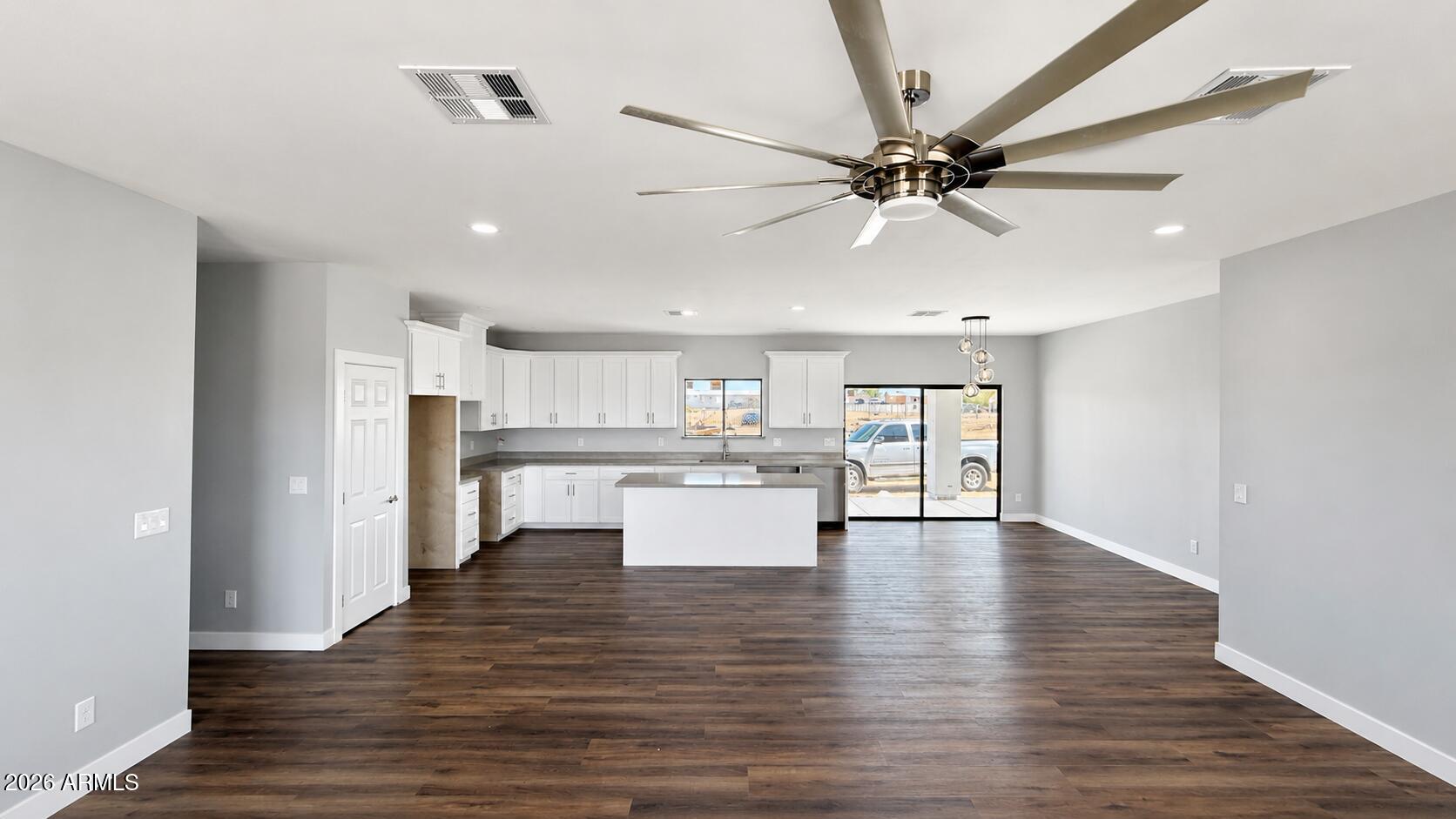 33112 W DOBBINS Road