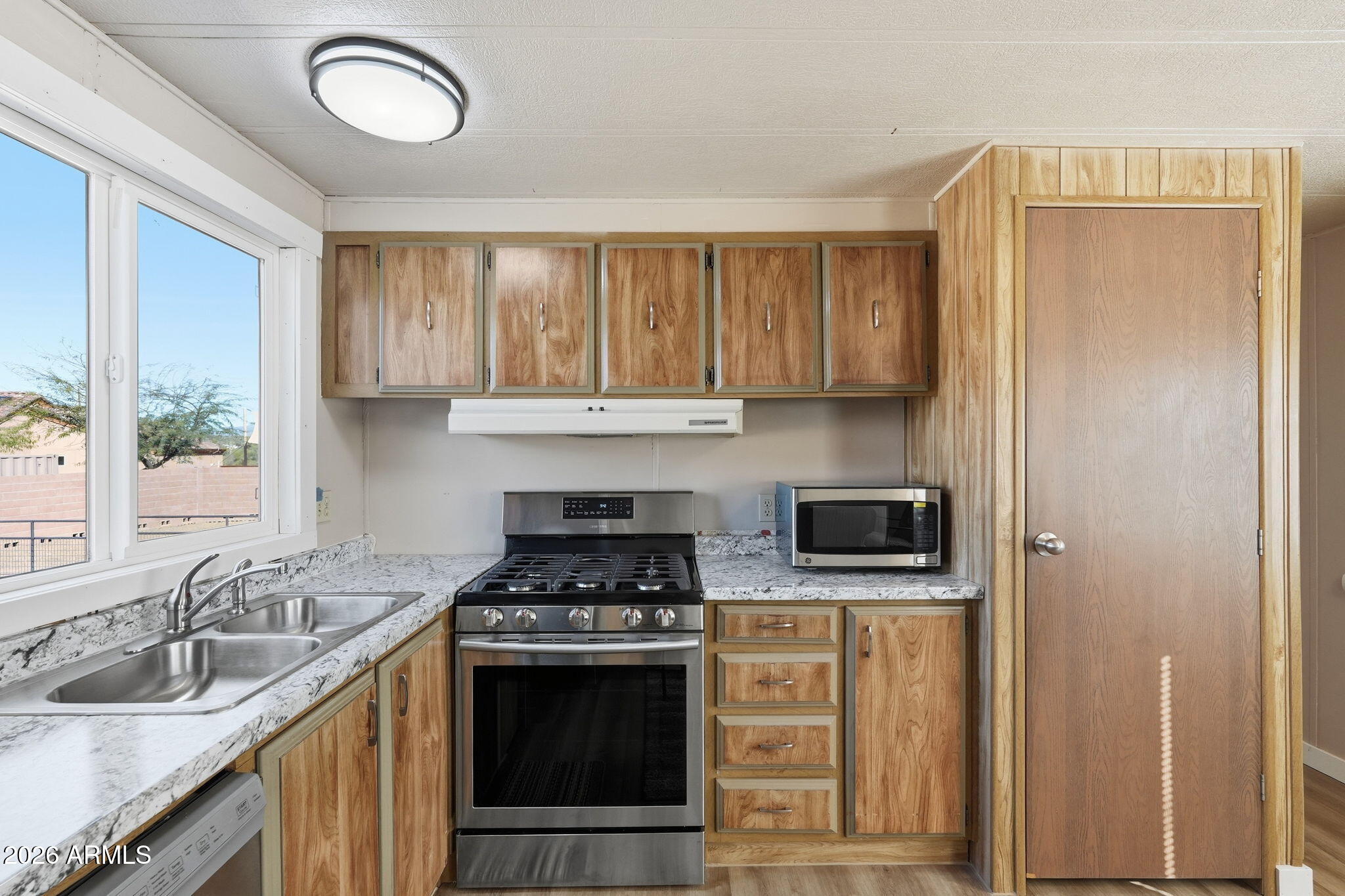 24 W CIRCLE MOUNTAIN Road