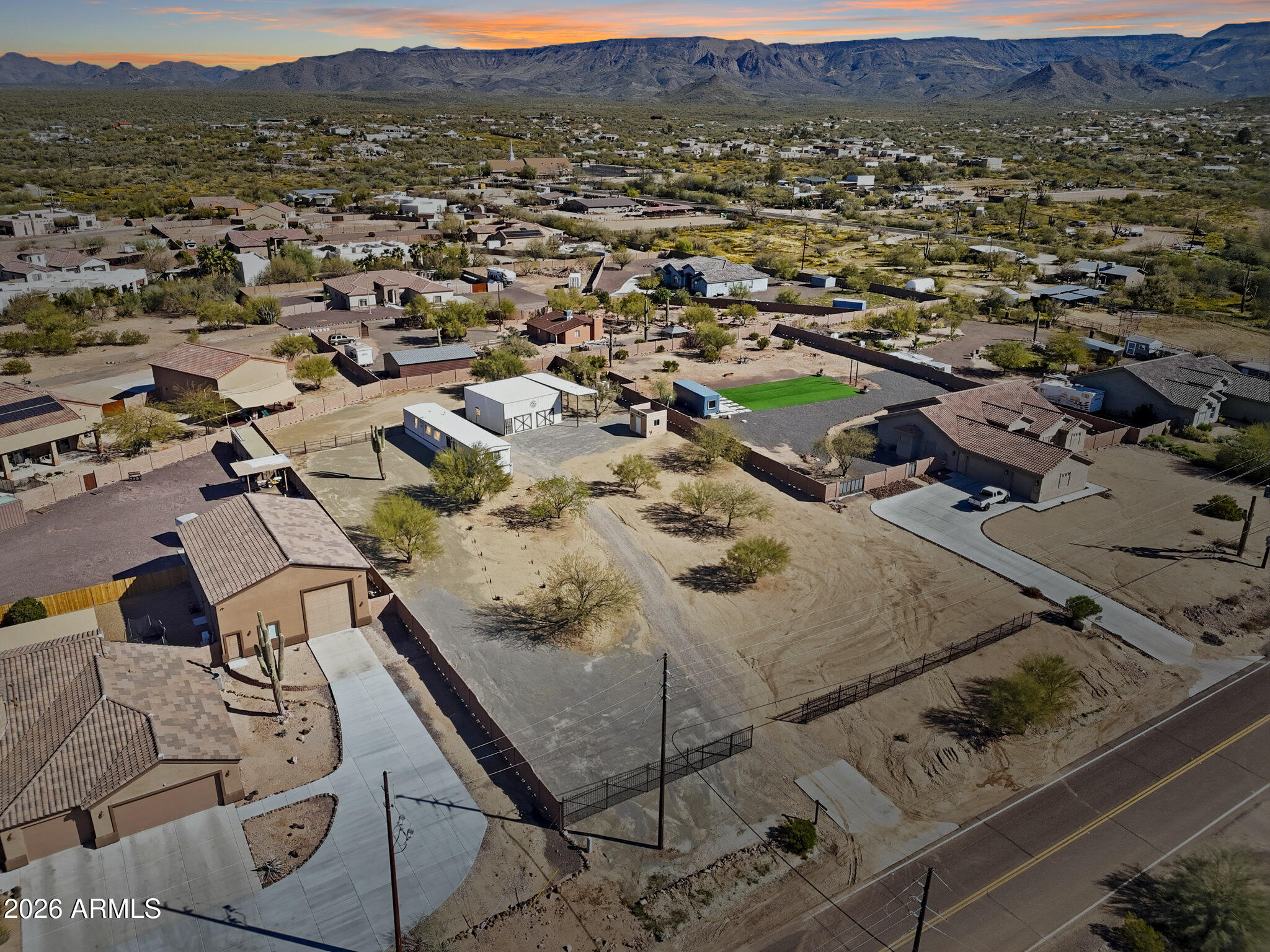 24 W CIRCLE MOUNTAIN Road