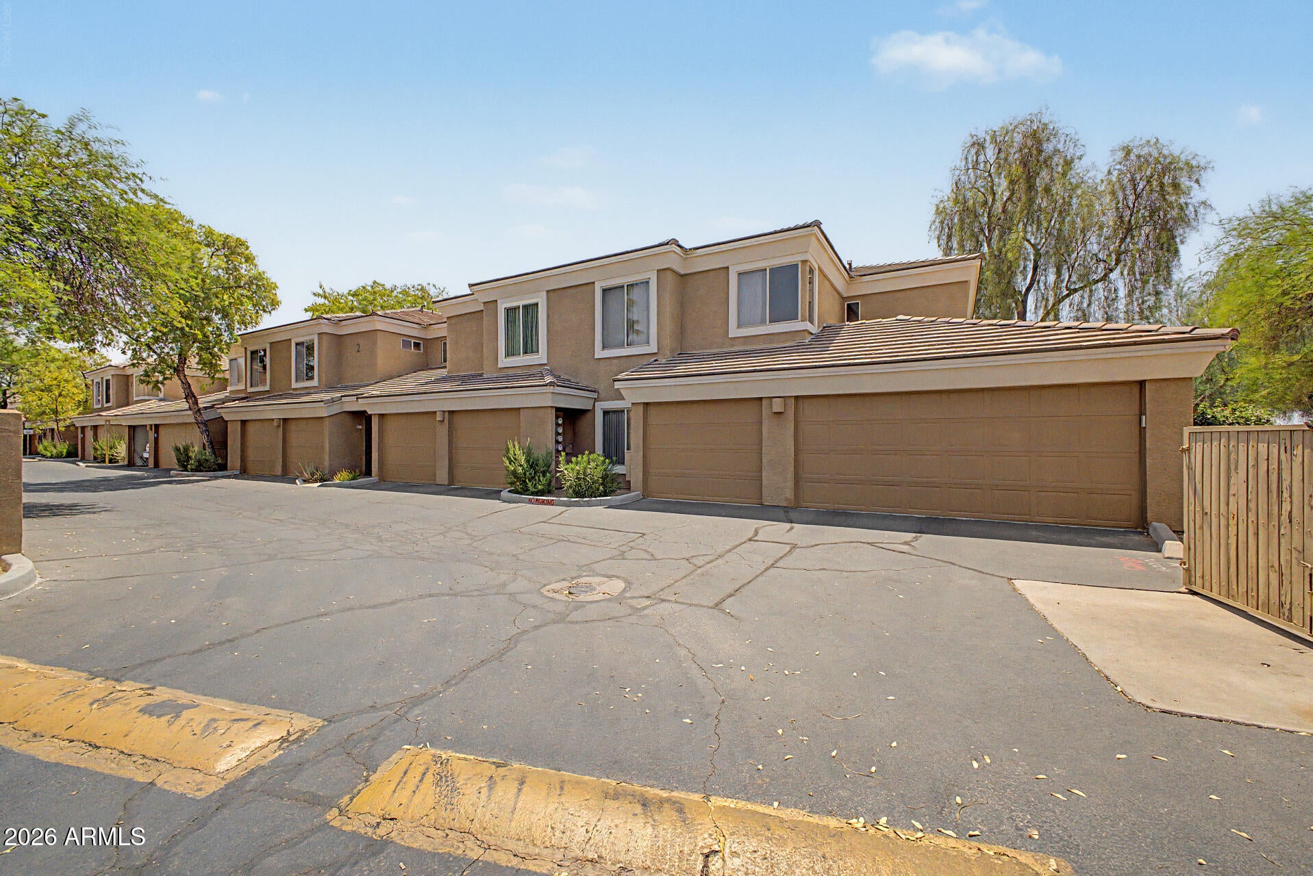 1411 E ORANGEWOOD Avenue 205