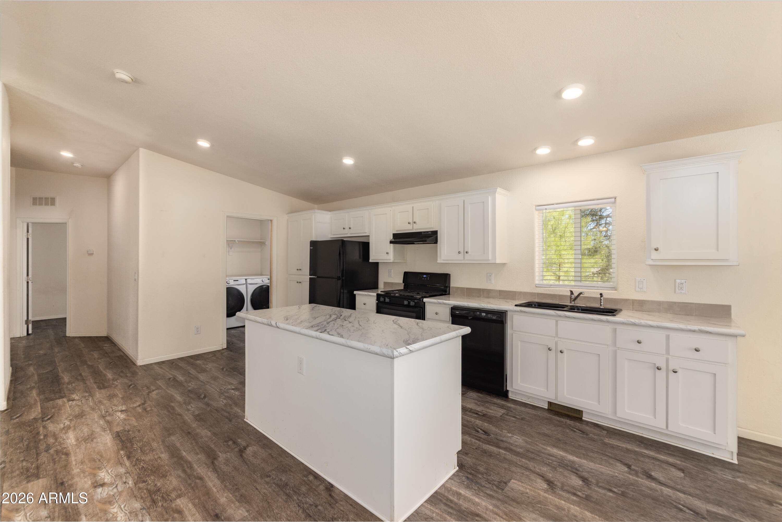 5641 E GARLAND PRAIRIE Road