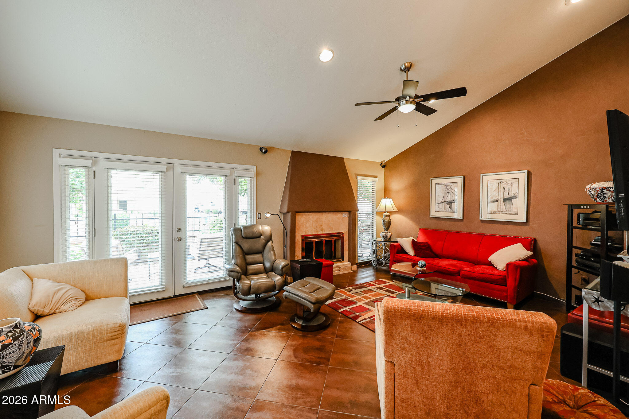 7720 N PINESVIEW Drive