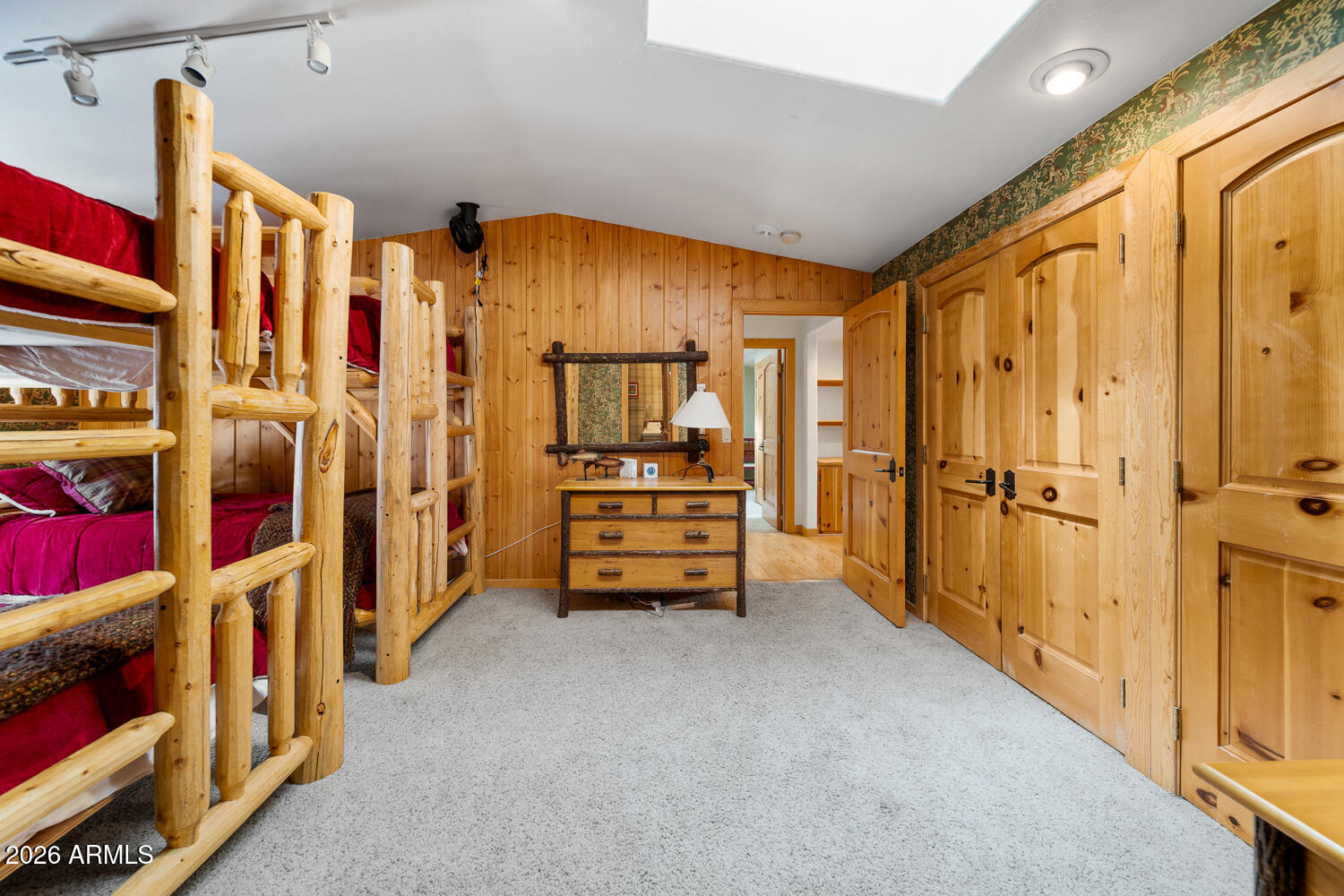 WHITE MOUNTAIN SUMMER HOMES - Residential