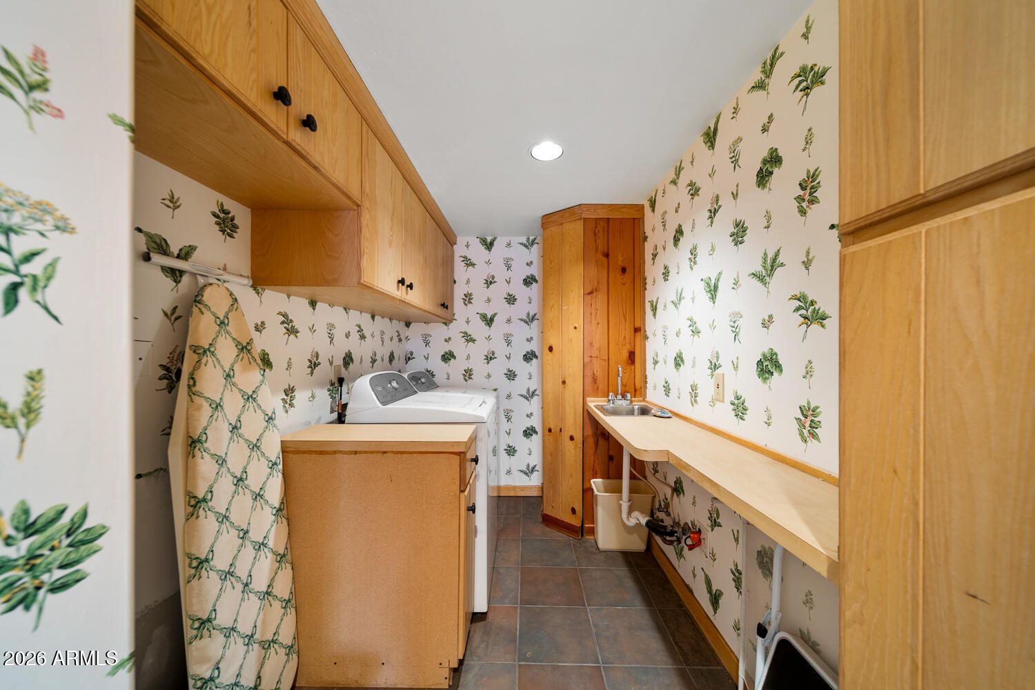 WHITE MOUNTAIN SUMMER HOMES - Residential