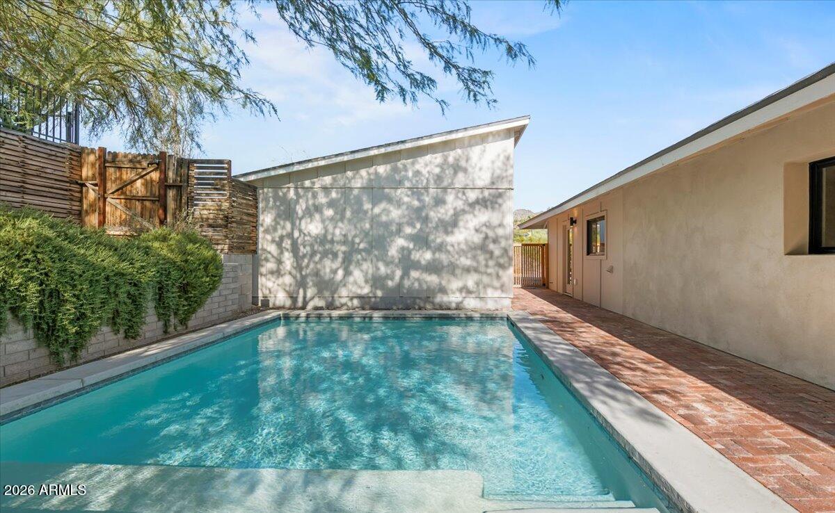 SHORT HILLS - Residential