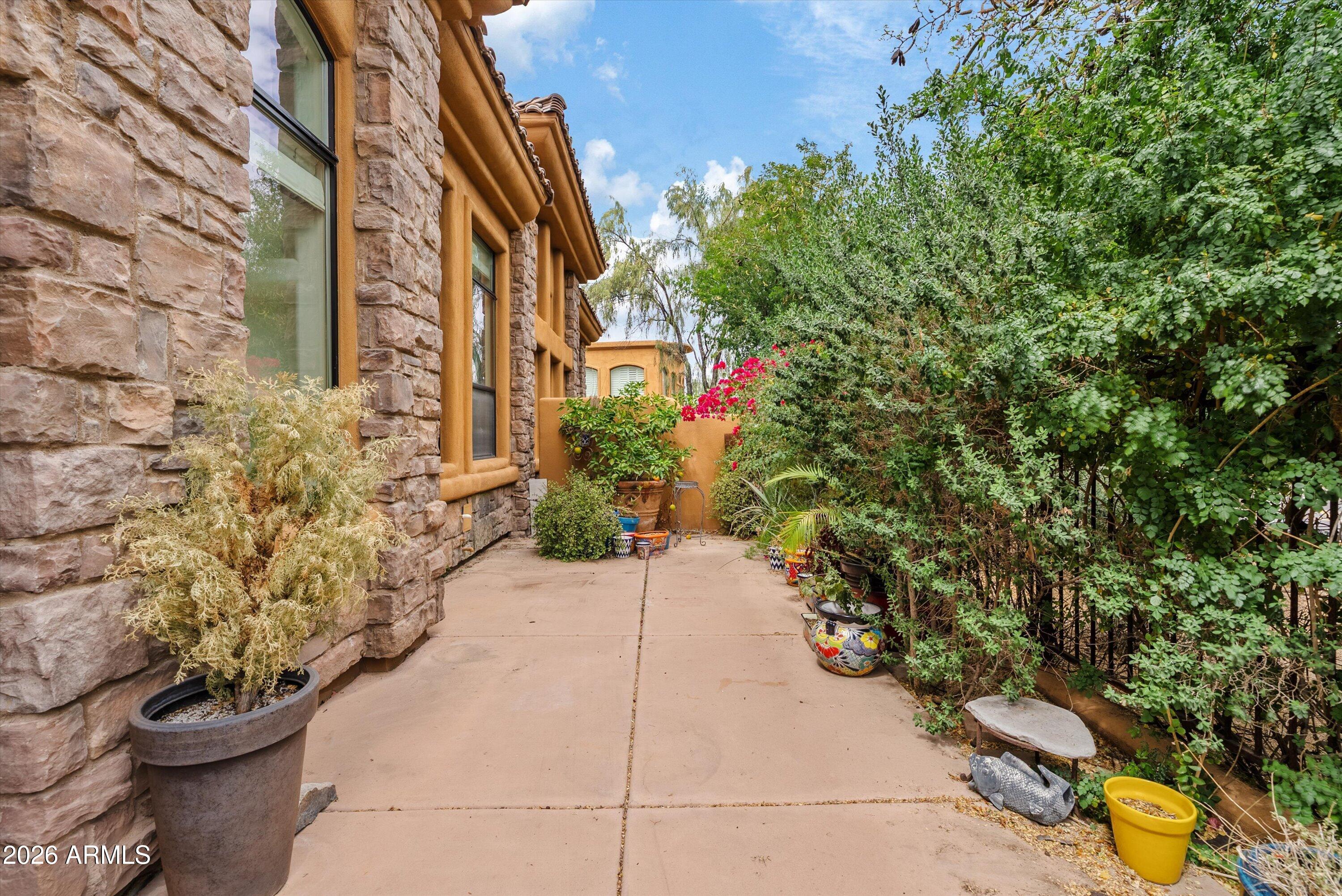 MONTACINO CAREFREE CONDOMINIUM - Residential