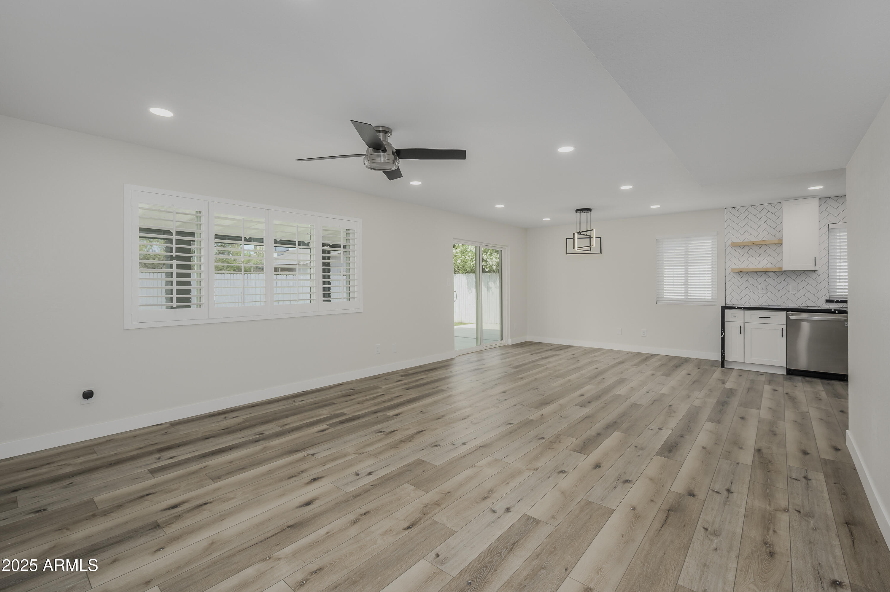 Homes 2 8955 W Monterey Way