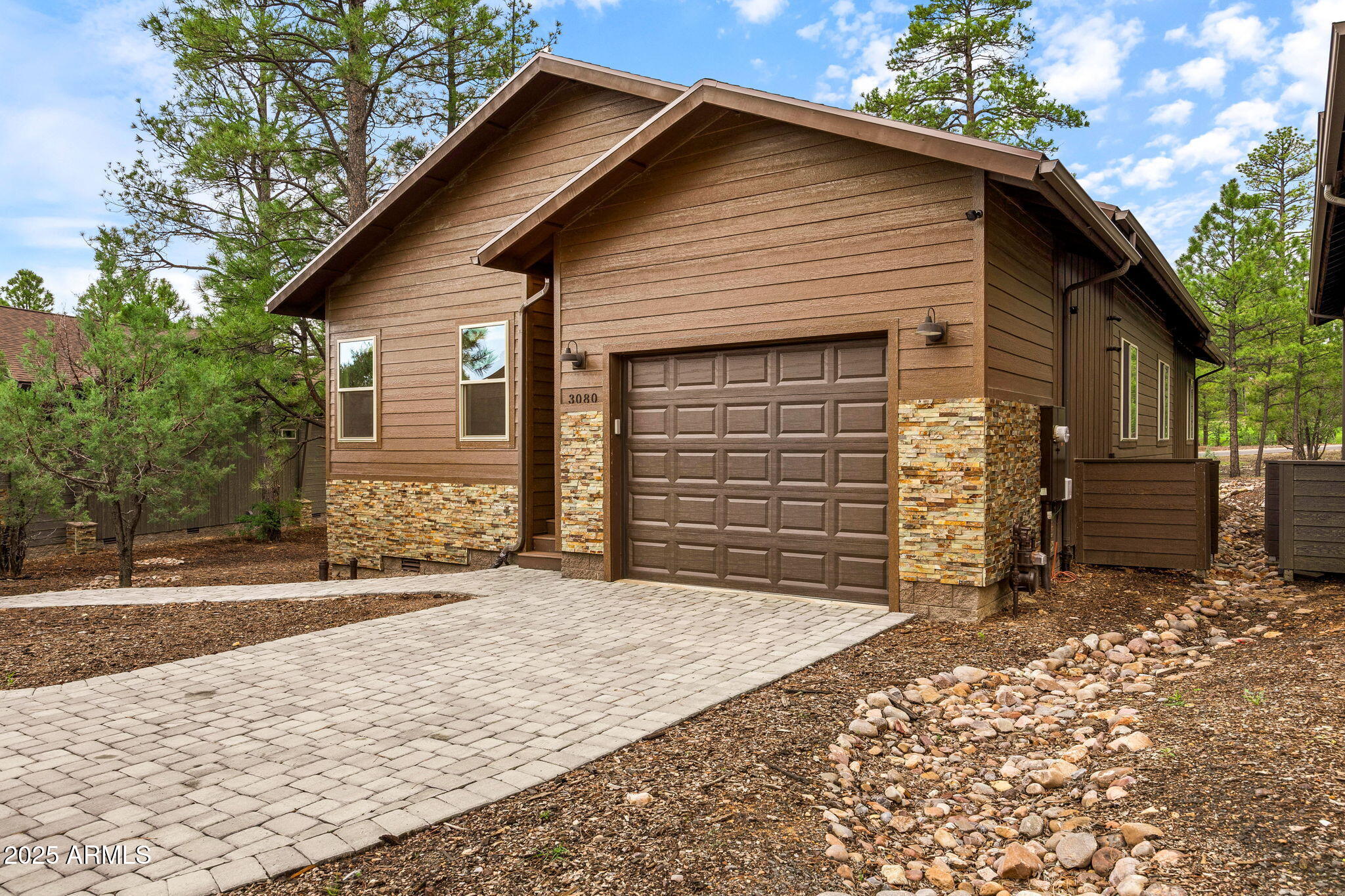 3080 W BLACK OAK Loop