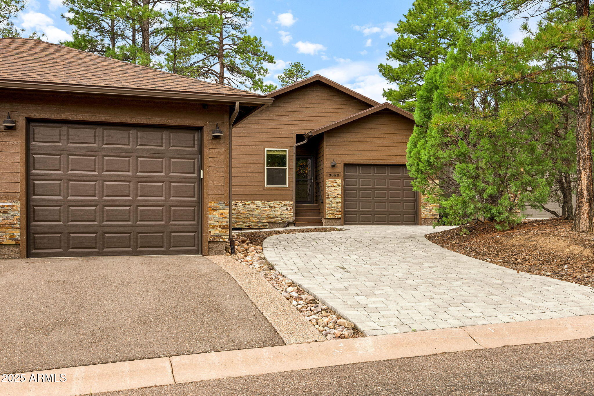 3080 W BLACK OAK Loop