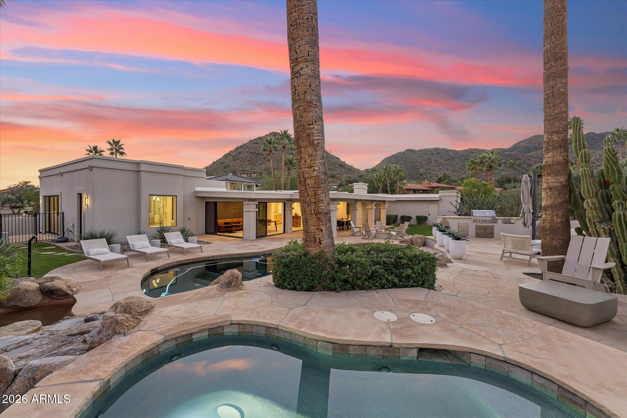 4708 e desert park place