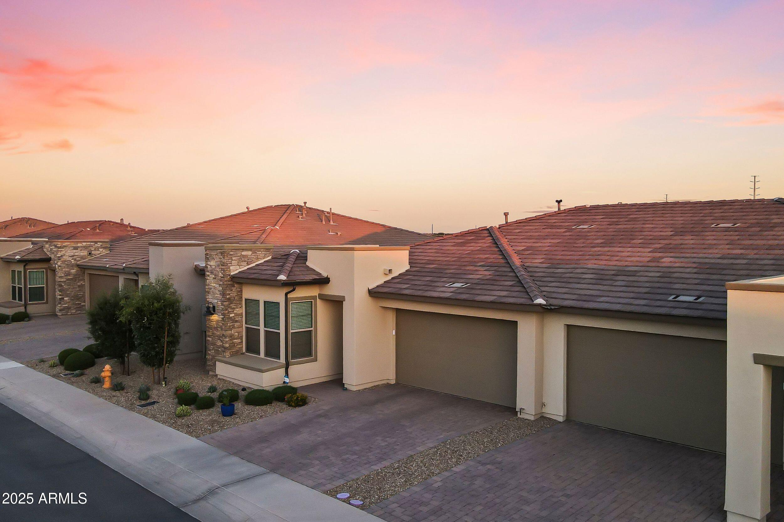 379 E LAS PUERTAS Lane