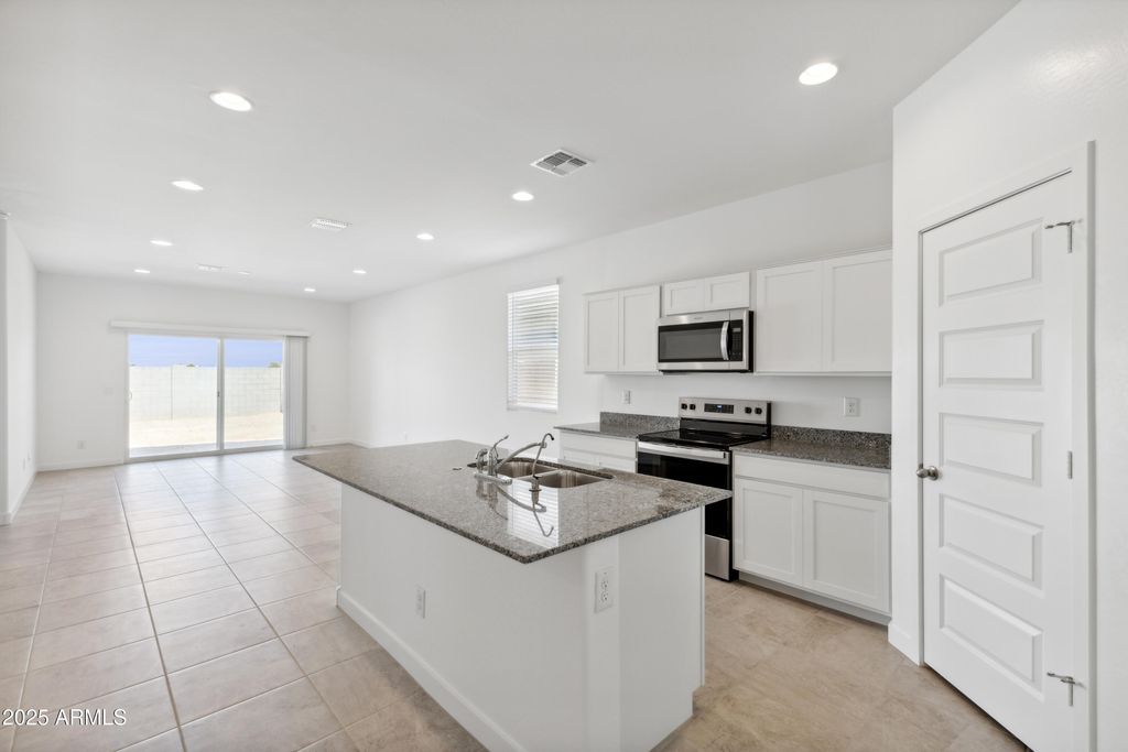 Photo of 1302 W Shannon Way, Coolidge, AZ 85128 (MLS # 6935447)