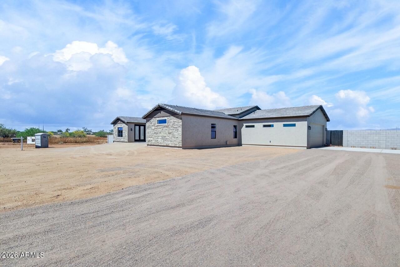 22606 W Laura Street