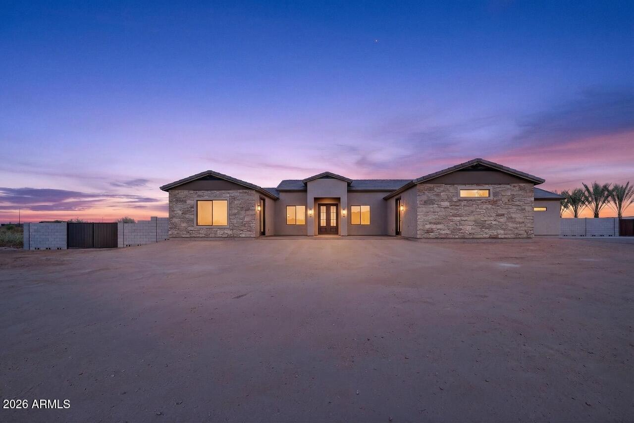 22606 W Laura Street