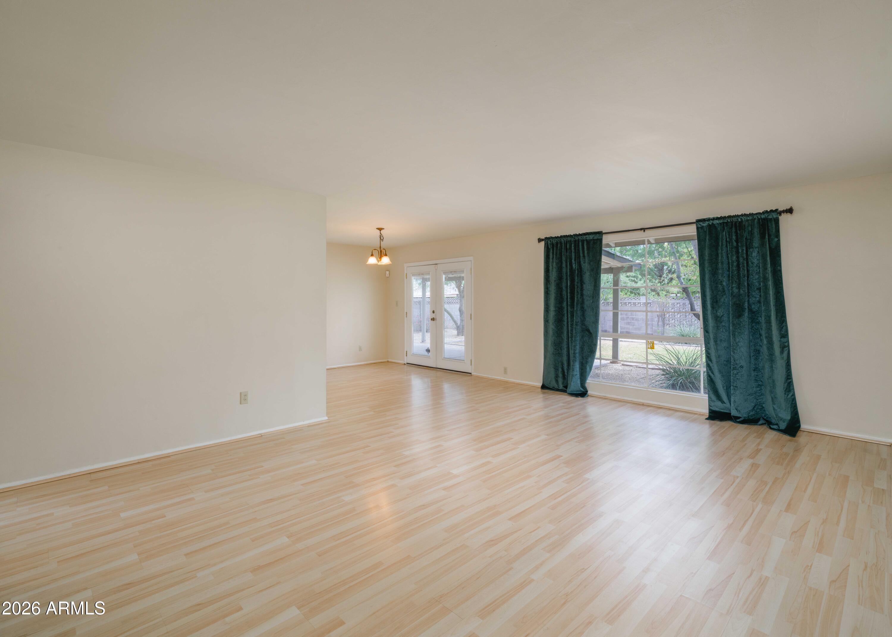 1203 W ORANGE Drive