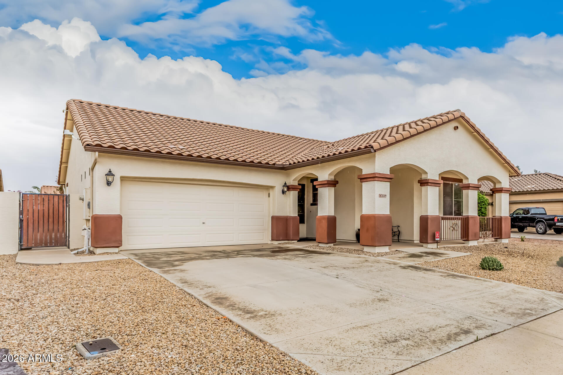 21319 E TWIN ACRES Drive