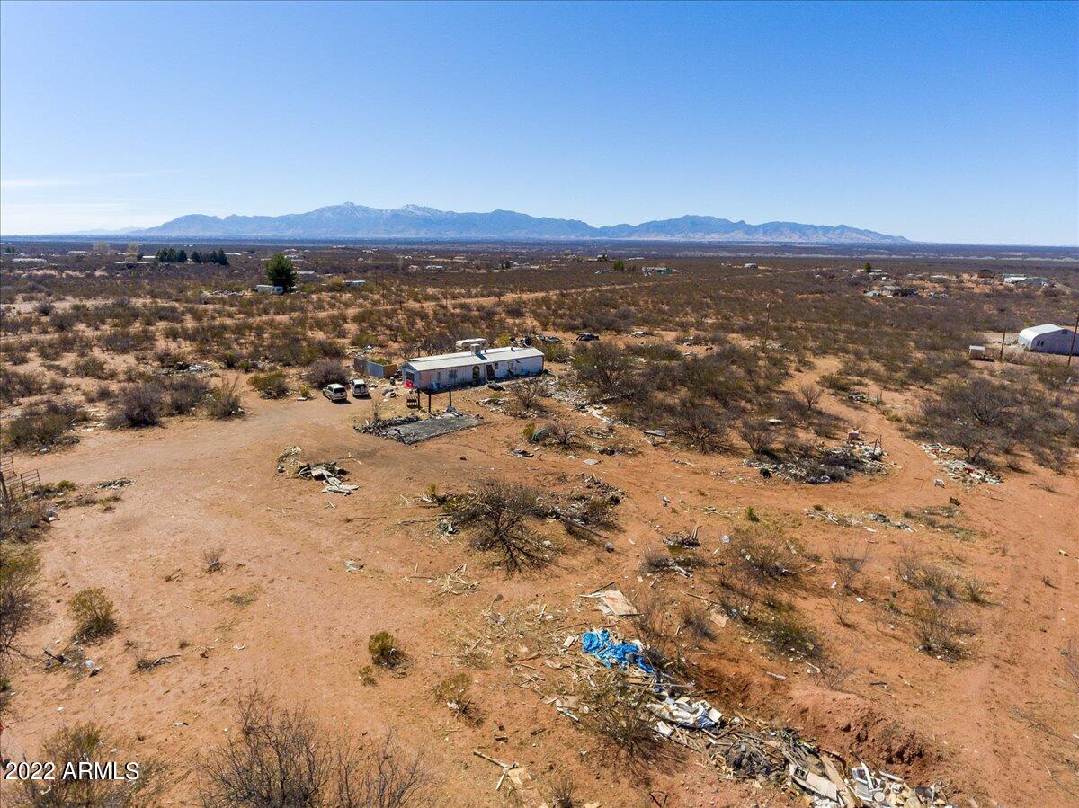 HIGH KNOLL RANCHES - Land
