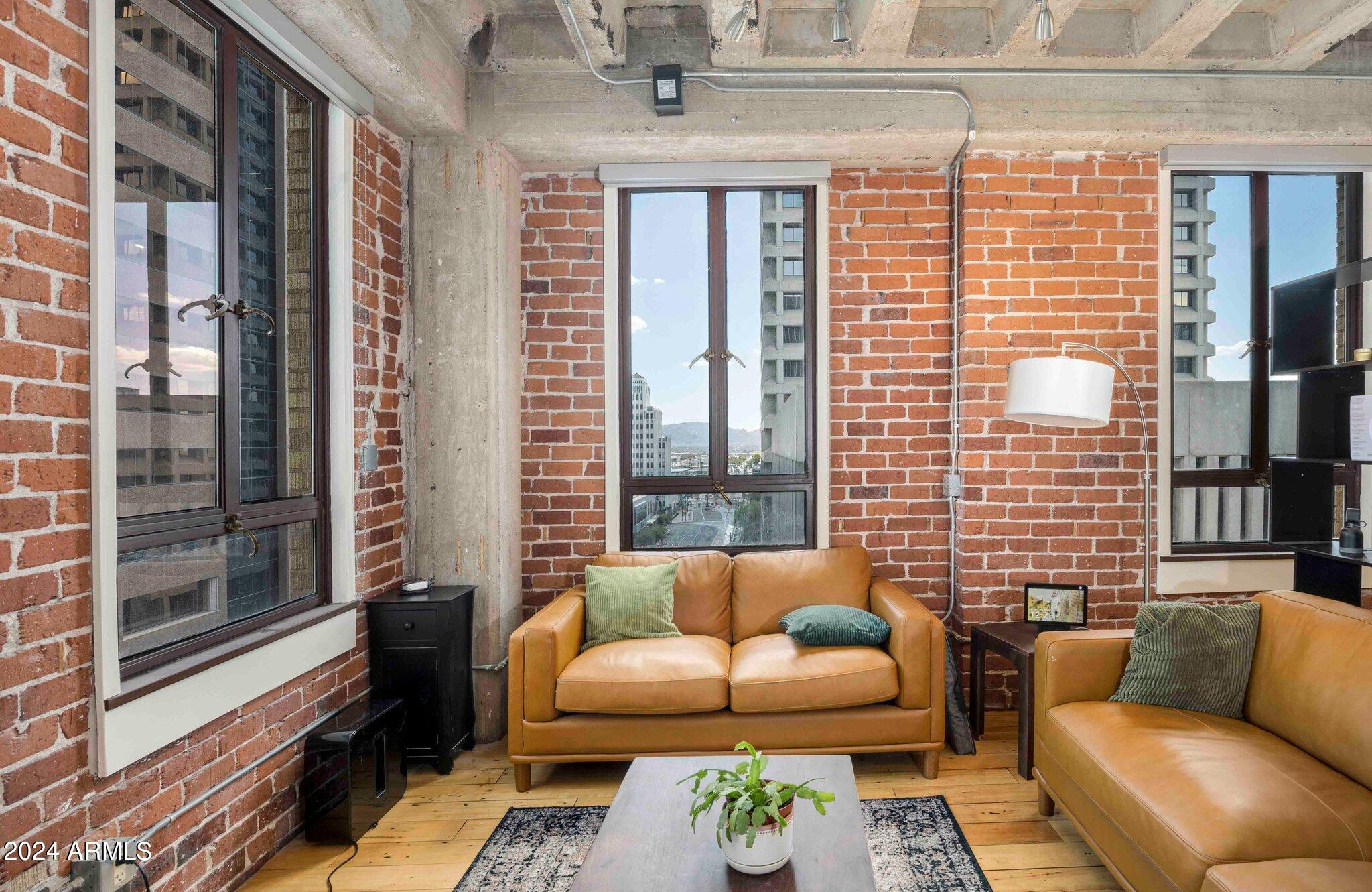 114 W ADAMS Street 808