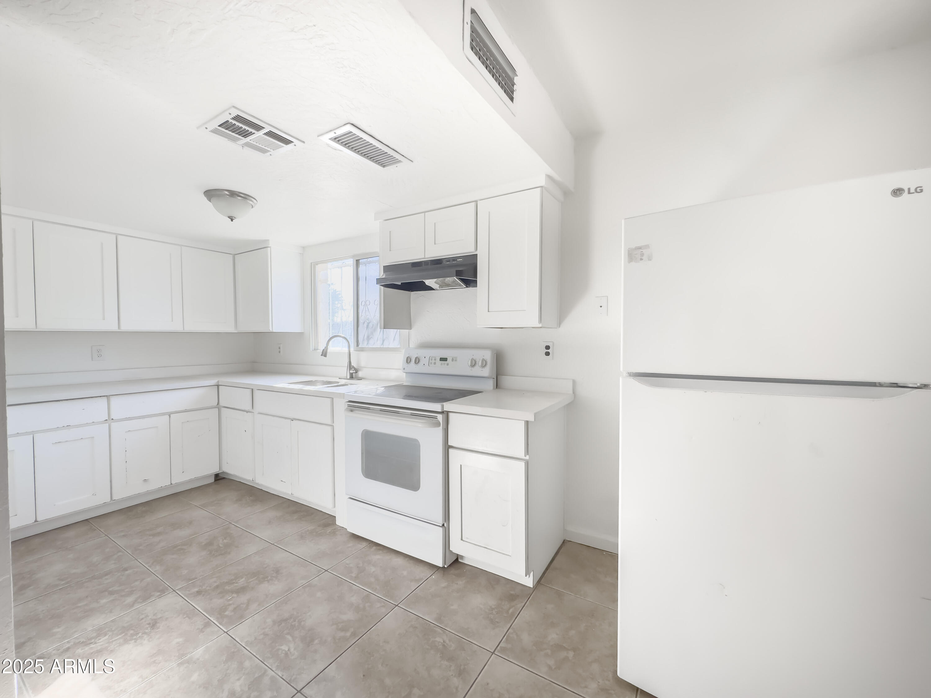 1927 E SHERIDAN Street B