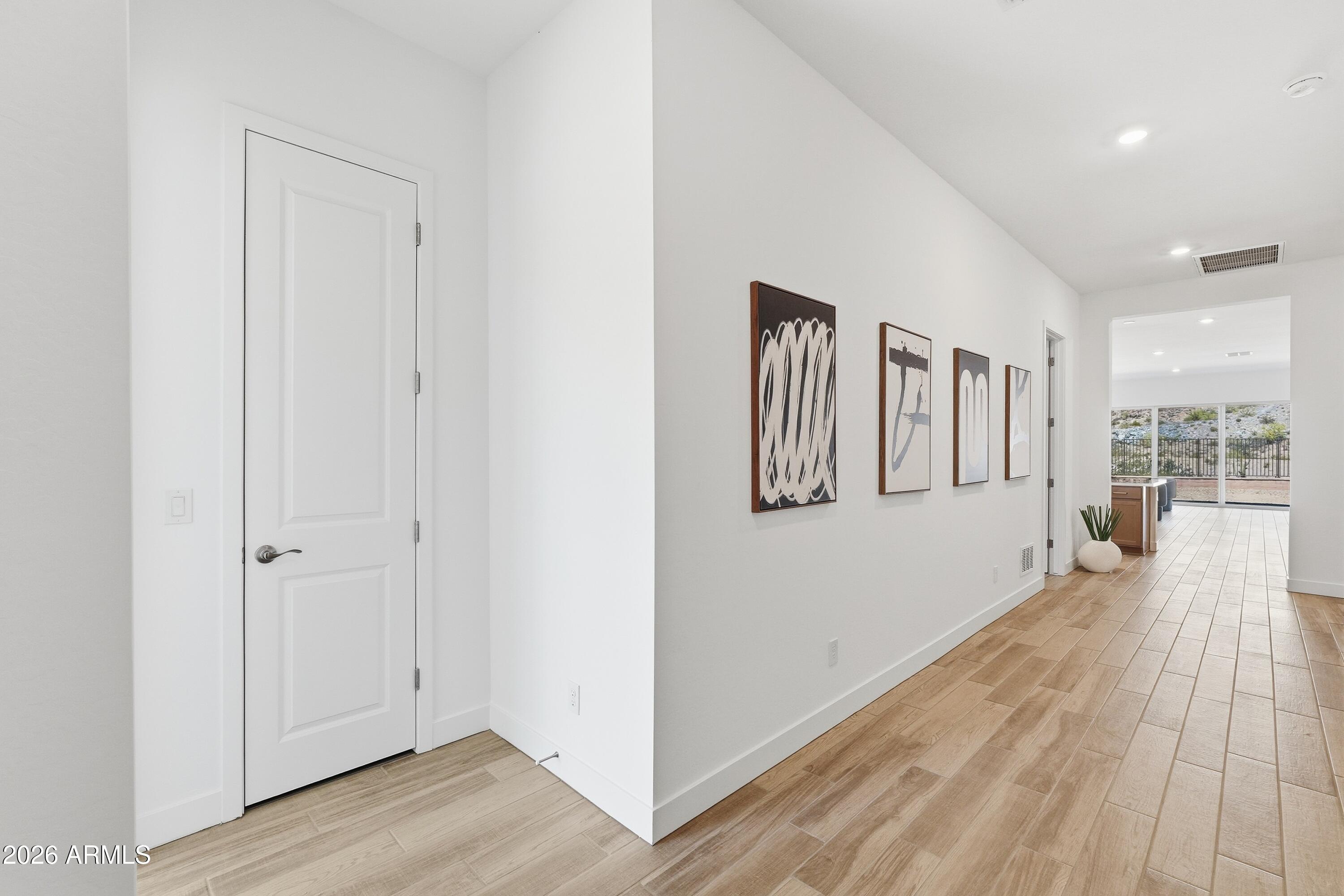 21262 W MARIPOSA Street