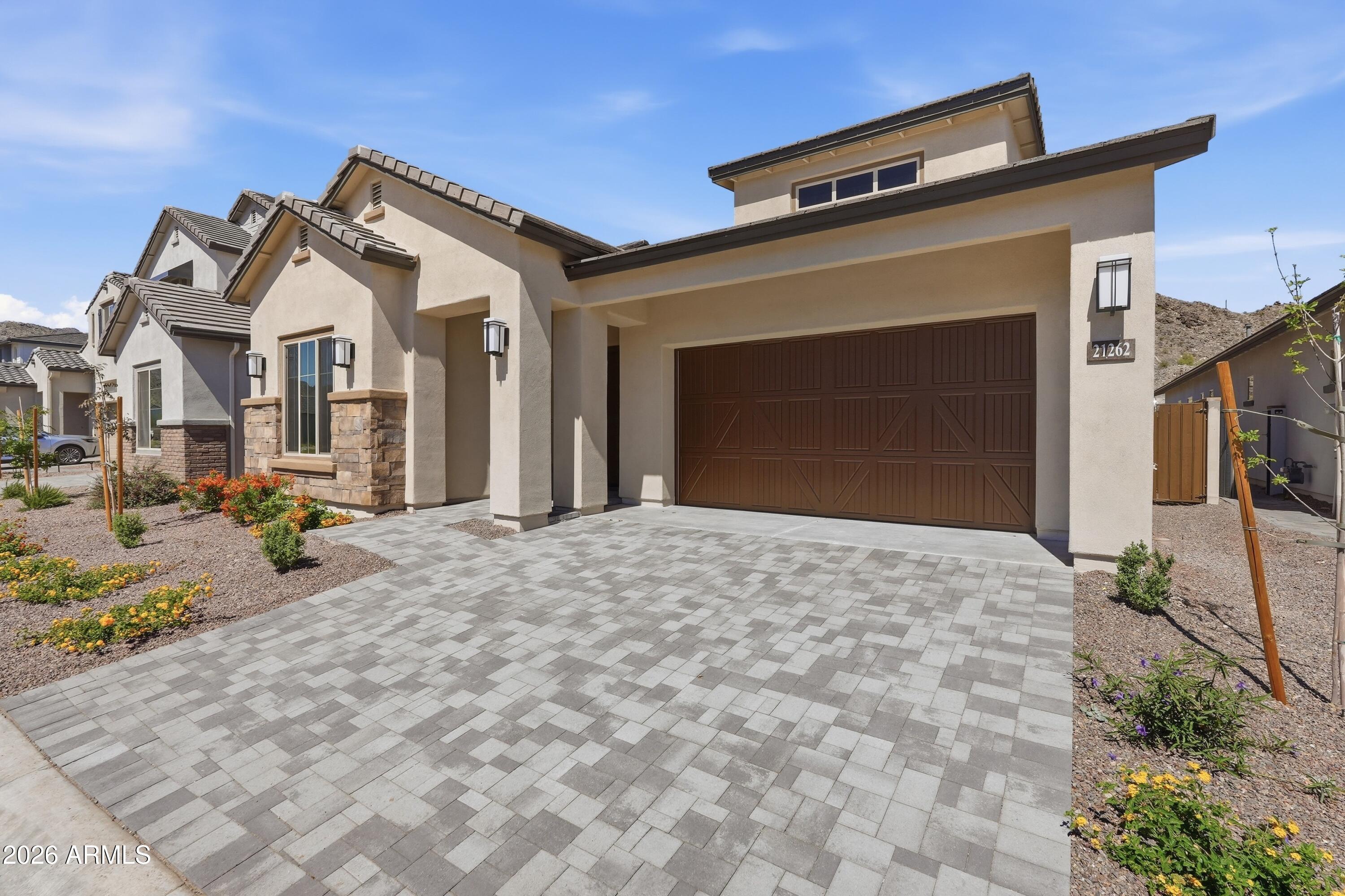 21262 W MARIPOSA Street