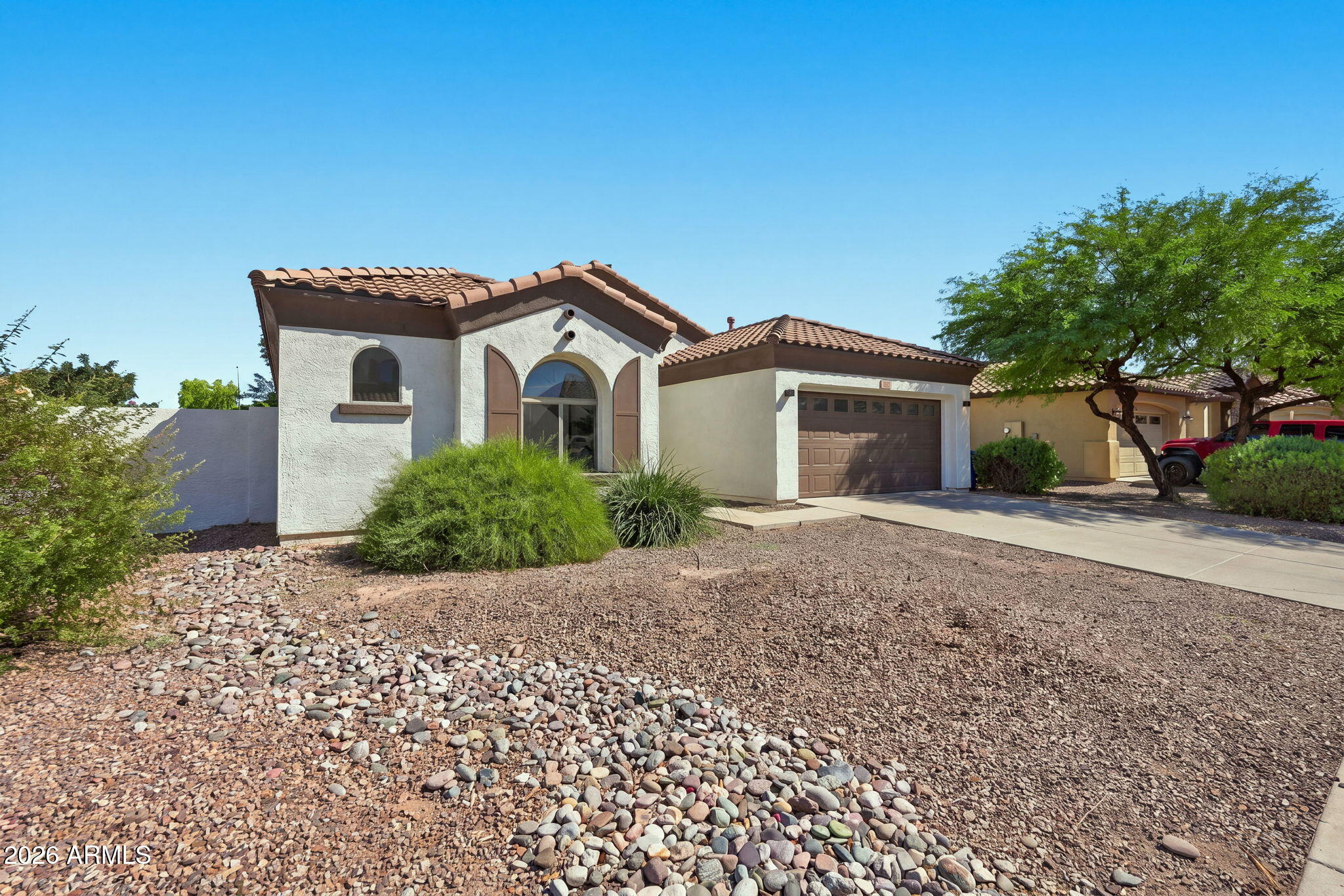 2132 E REDWOOD Drive