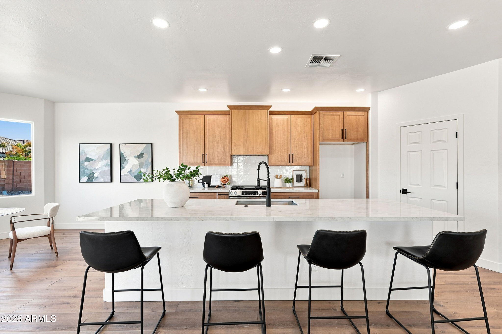 2132 E REDWOOD Drive