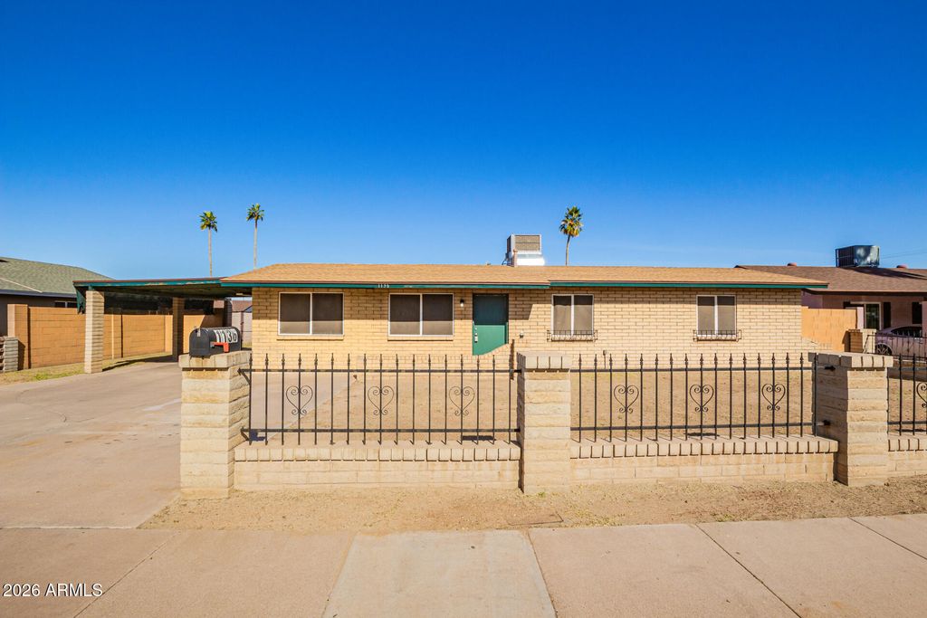 Photo of 1136 E Caldwell Street, Phoenix, AZ 85042 (MLS # 6978236)