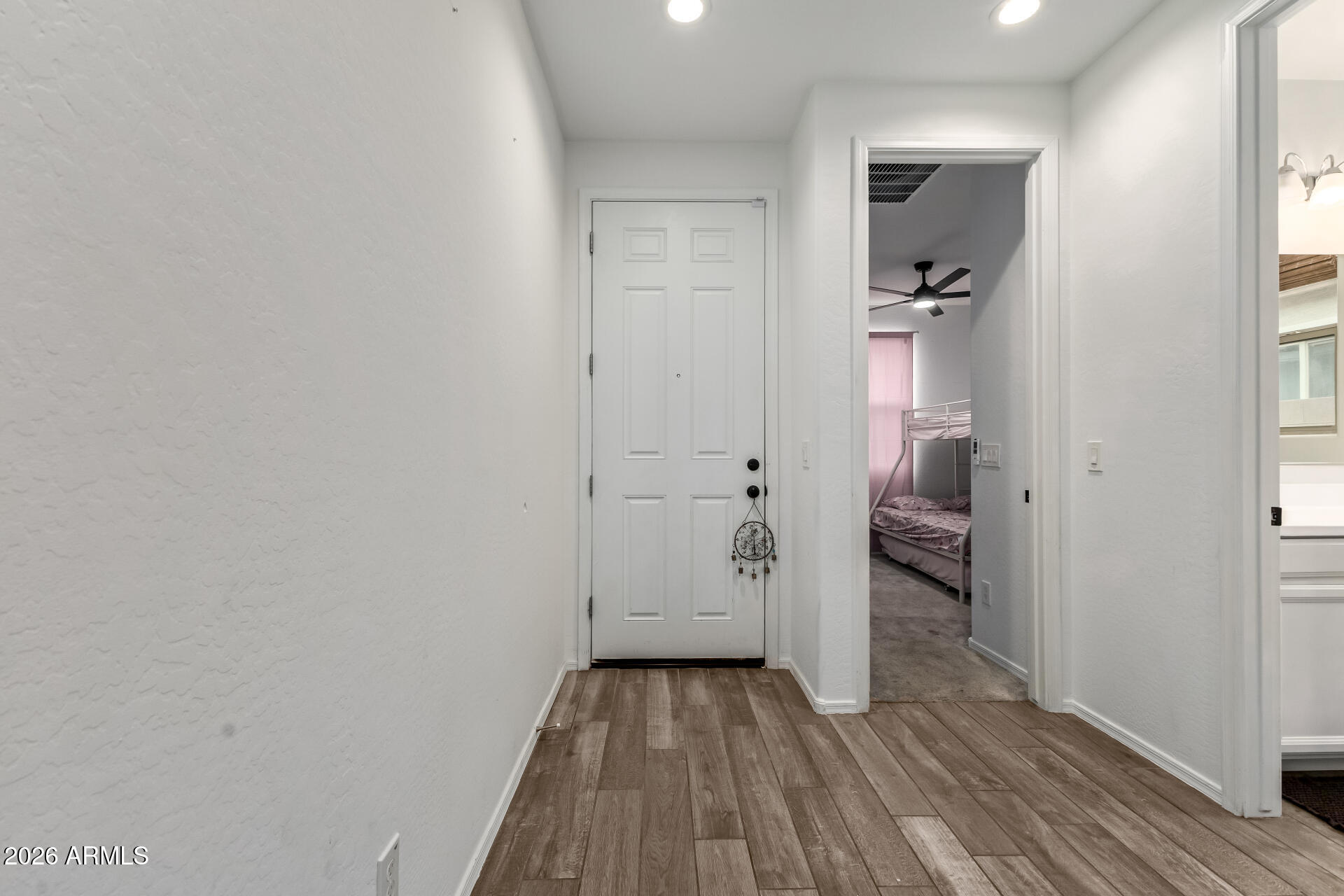 7524 W WARNER Street