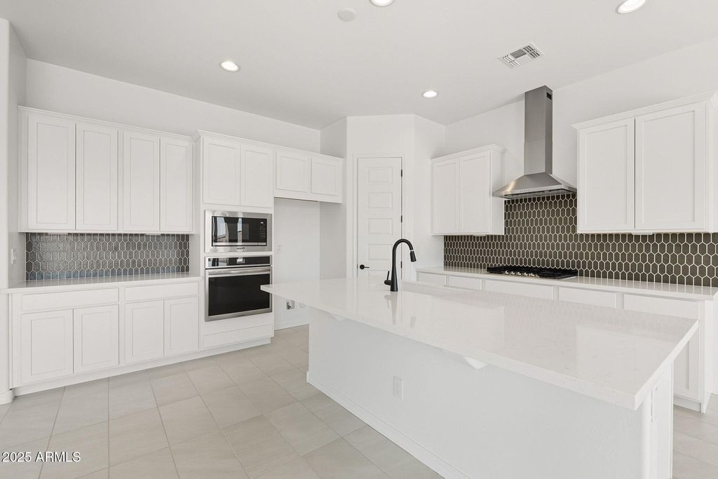 Photo of 20051 W El Nido Lane, Litchfield Park, AZ 85340 (MLS # 6920173)