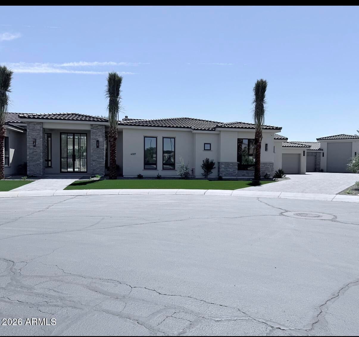 4307 E CAPRICORN Place