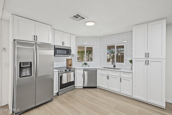 306 E VILLA THERESA DR, PHOENIX, AZ 85022 - Image e20dee440b2dc67c37562dfe2f920eb3/3050853773