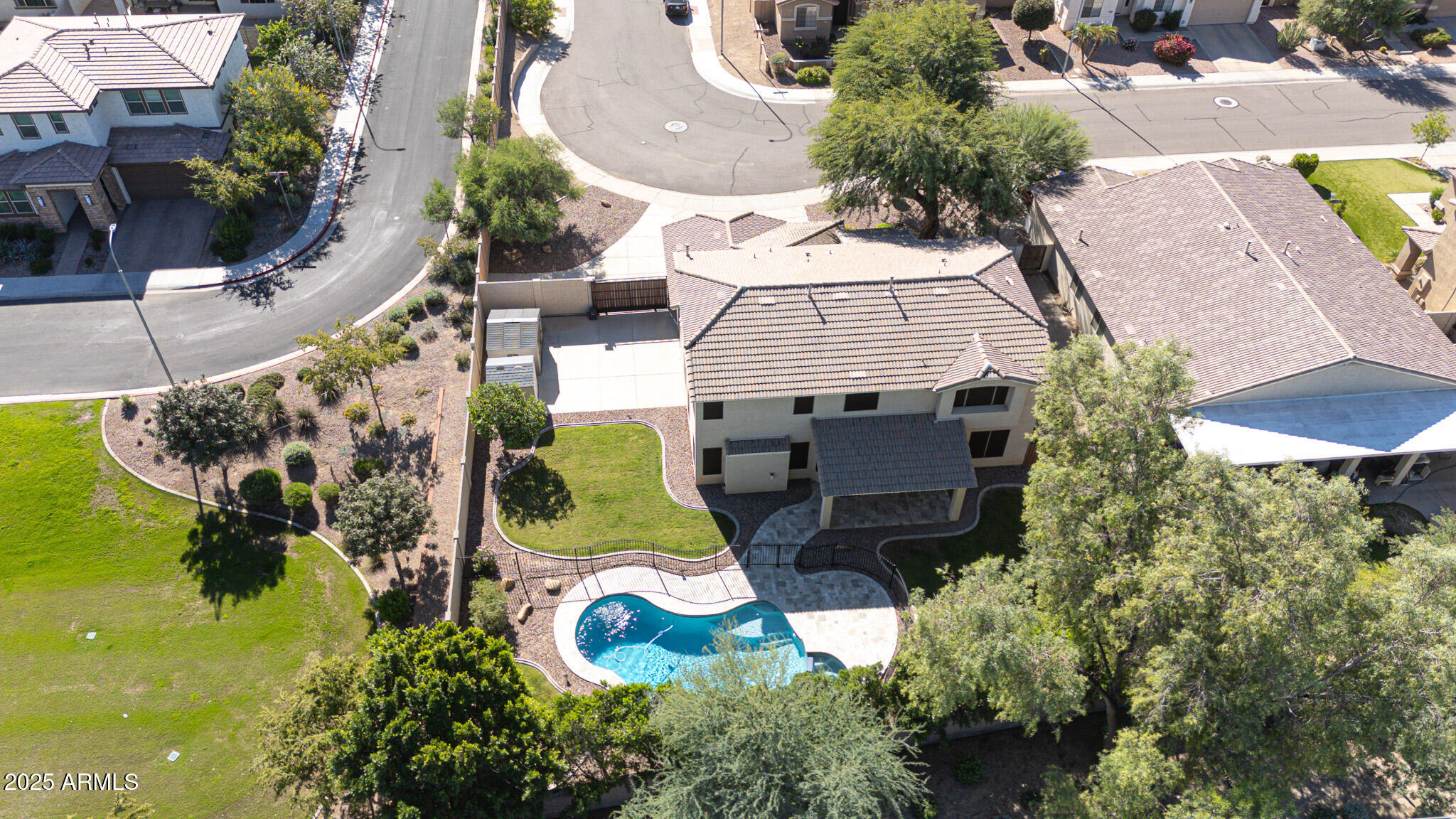 1224 E DERRINGER Way