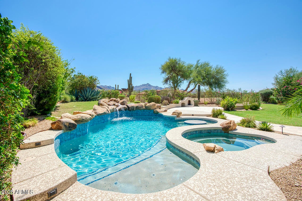9290 E THOMPSON PEAK Parkway 204