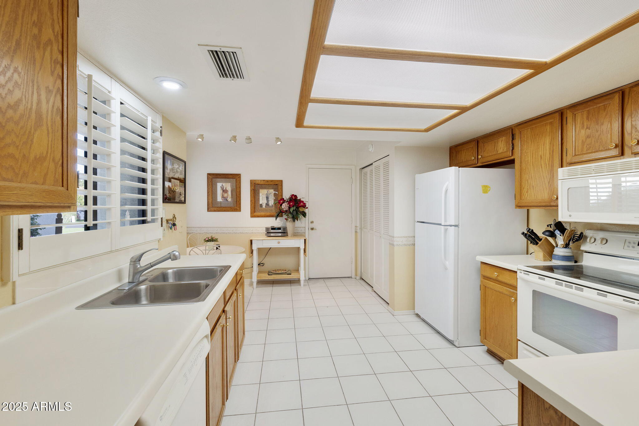 557 S PALO VERDE Way