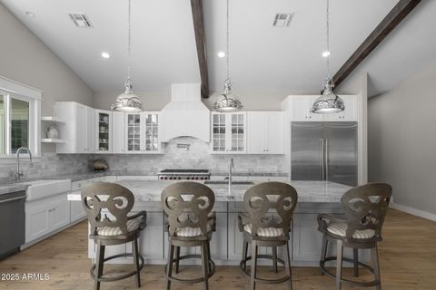 4933 E WHITTON Avenue Phoenix AZ 85018