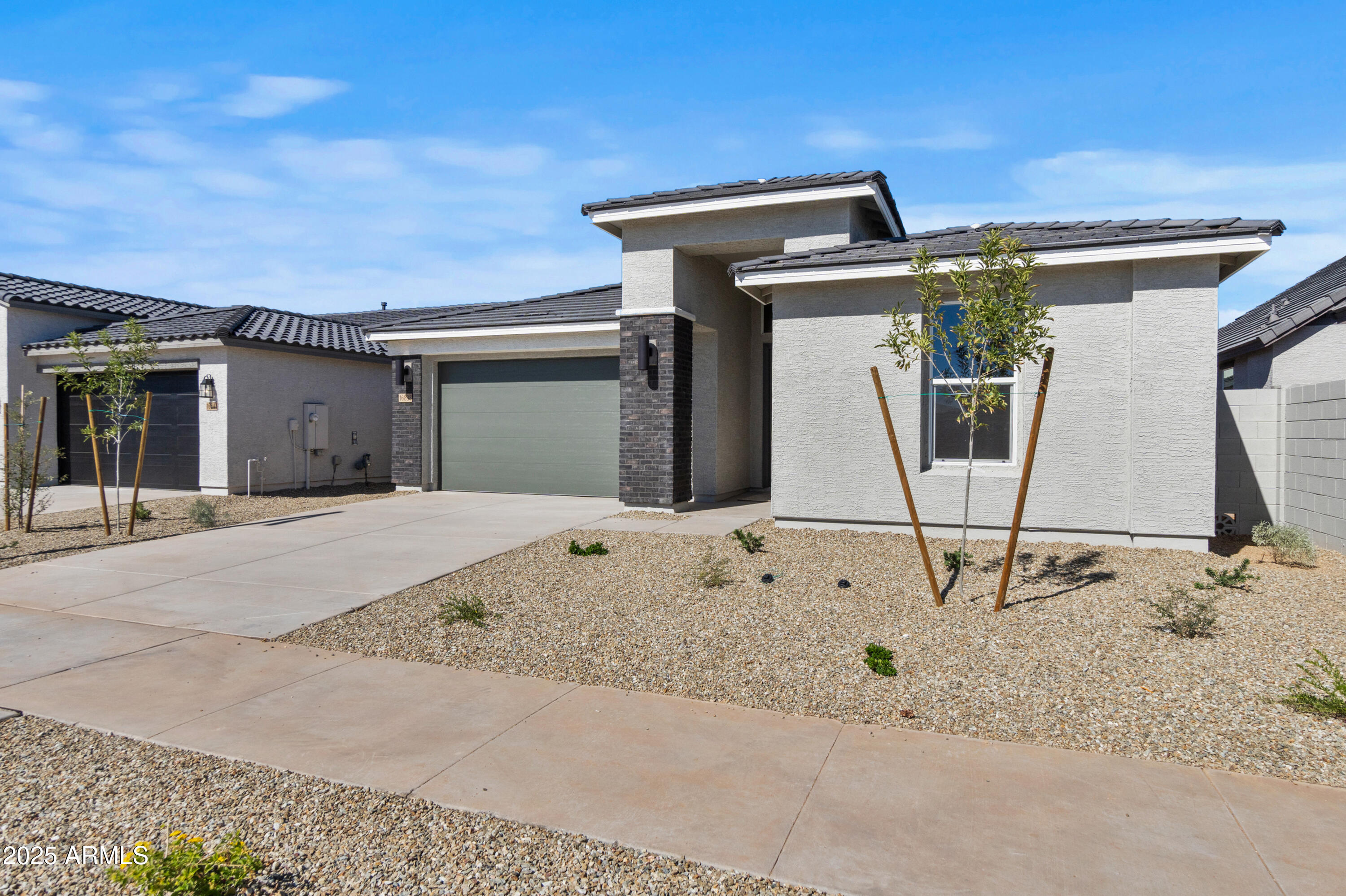 16838 W CAVEDALE Drive