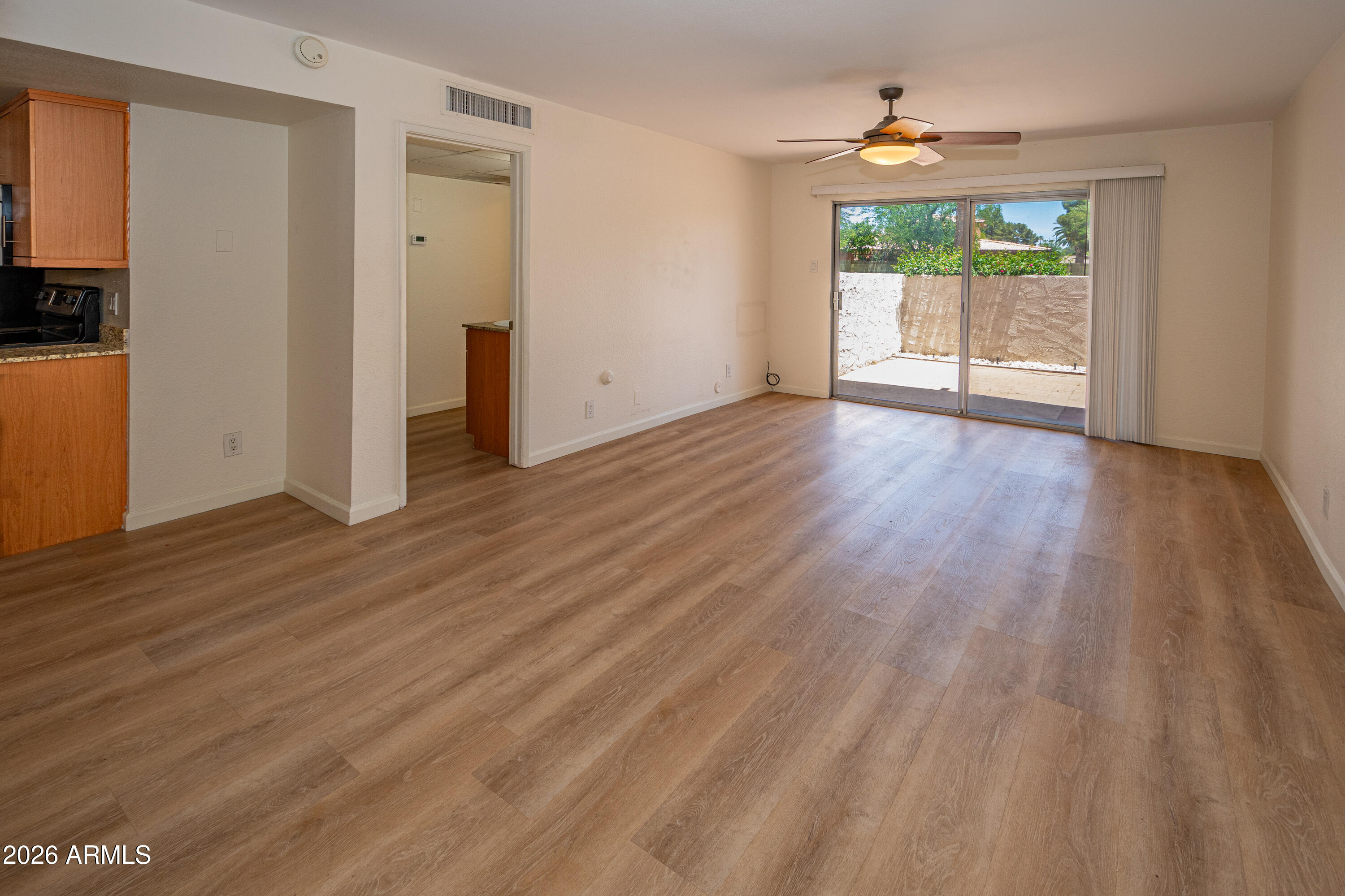 7350 N VIA PASEO DEL SUR -- R103