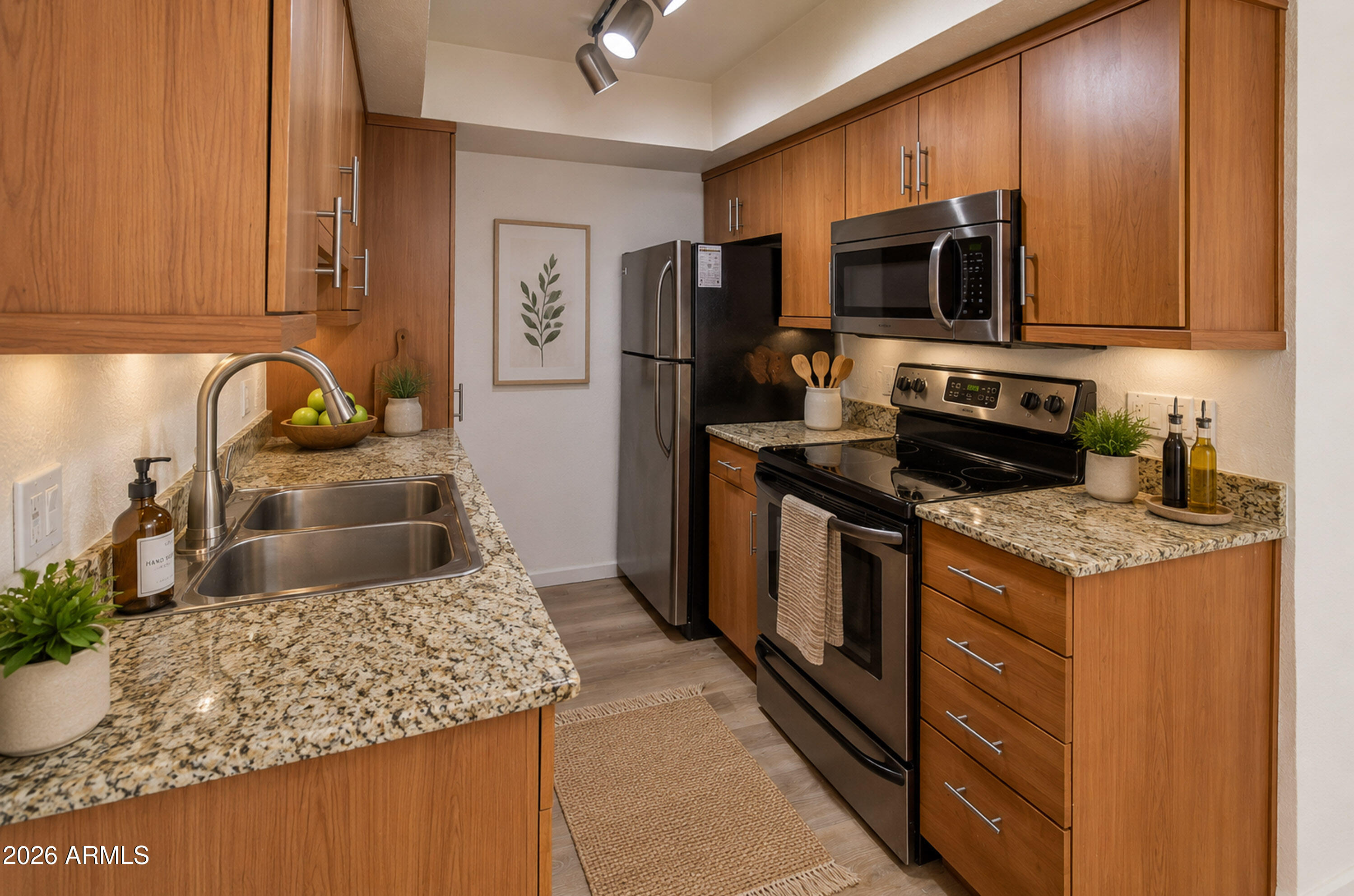 7350 N VIA PASEO DEL SUR -- R103