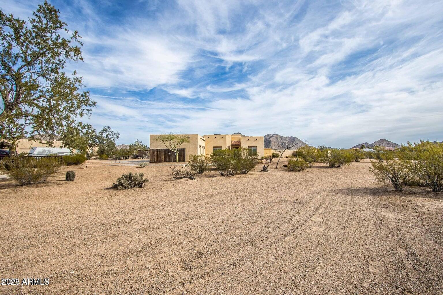 11283 N HENNESS Road