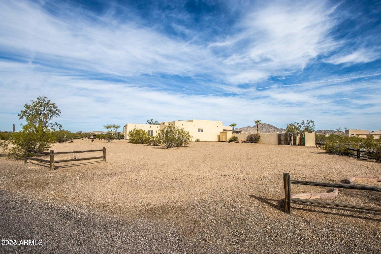 11283 N HENNESS Road