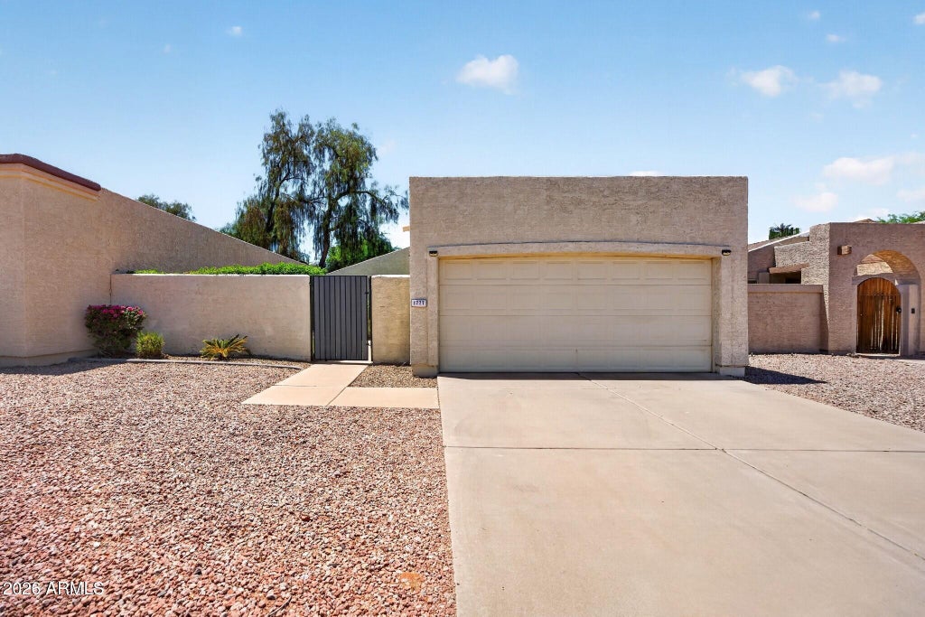 Photo of 1777 W El Monte Place, Chandler, AZ 85224 (MLS # 7047029)