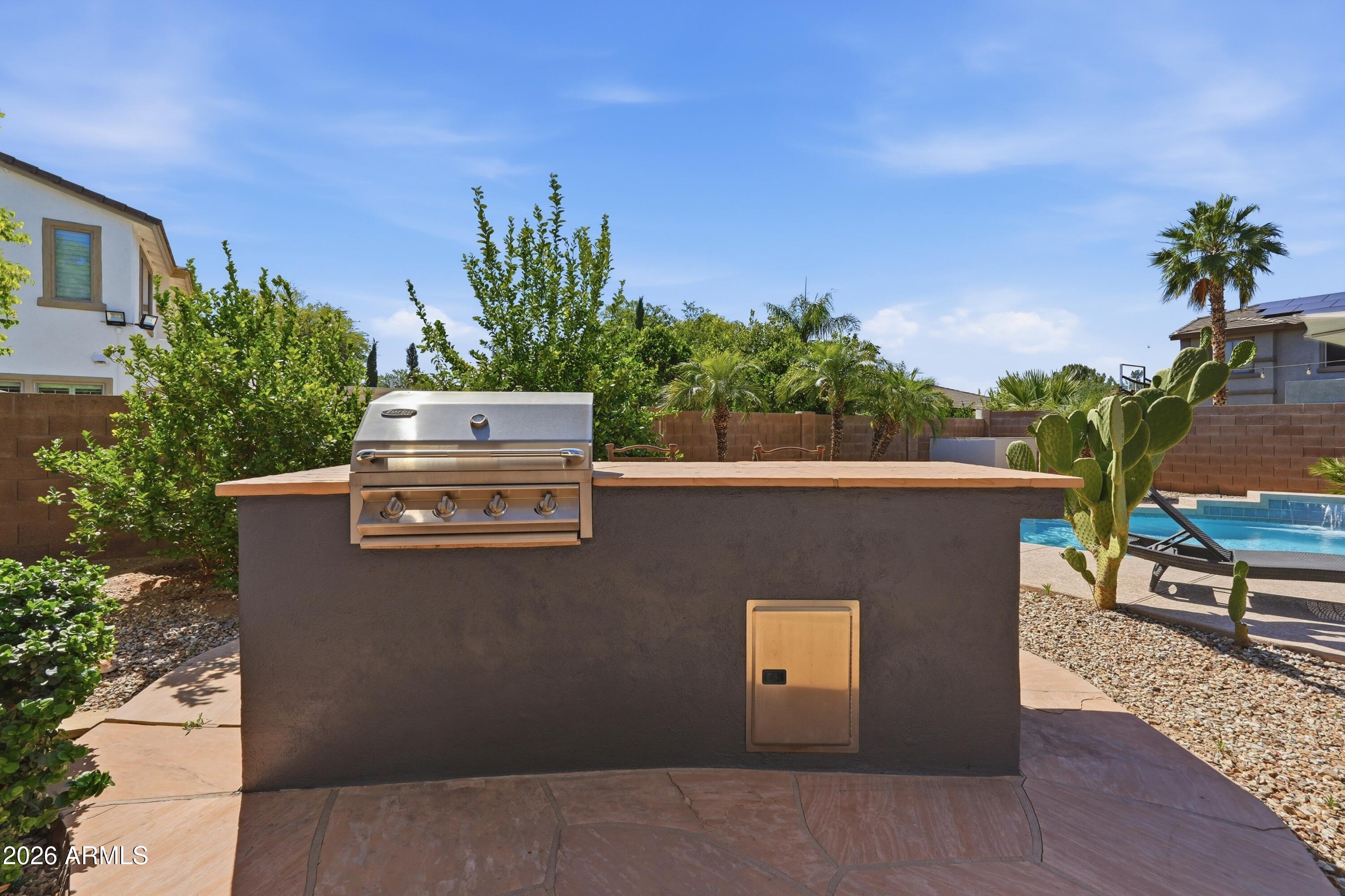 PINELAKE ESTATES - Residential
